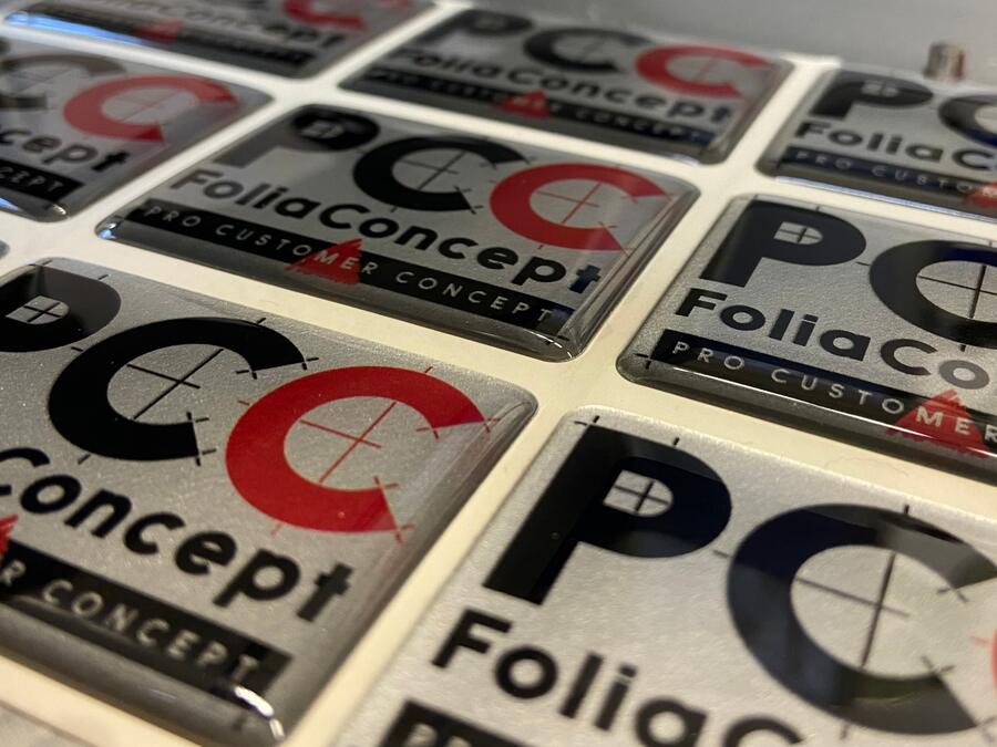Doming-Aufkleber mit PCC-Logo